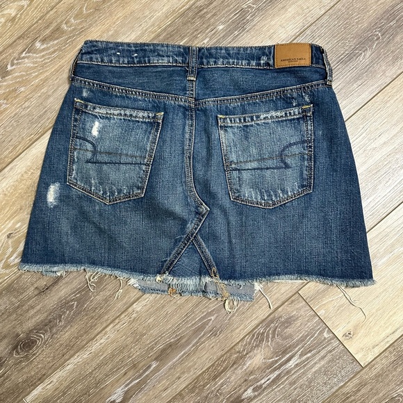 🛍️ Cute destroyed Jean skirt - Picture 2 of 5
